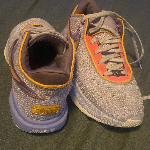 Nike Lebron 20 lavender frost